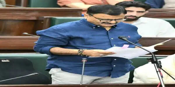 श्रीनगर-बारामूला हाईवे के लिए वन भूमि डायवर्जन पर सरकार को 3.83 करोड़ की वसूली