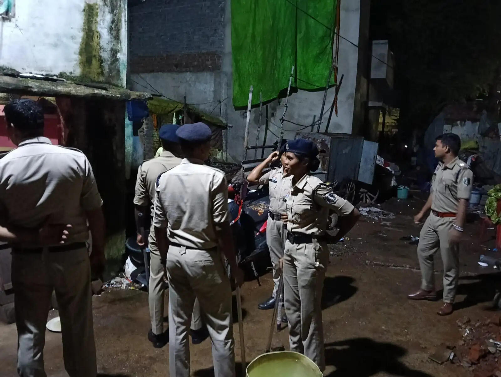 आजादी के जश्न से पहले पुलिस का एक्शन, 108 बदमाशों पर पैनी नजर