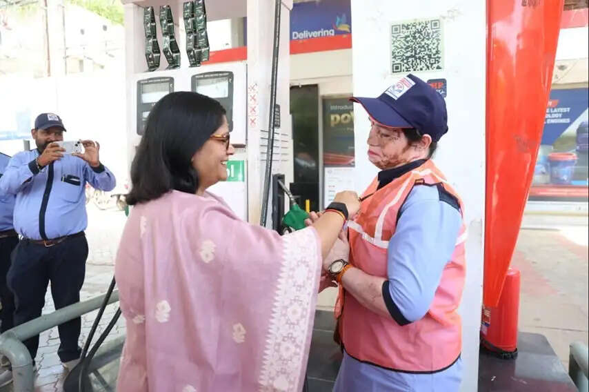 ग्वालियर में 06 जरूरतमंद महिलाएं बनी “शक्ति दीदी”, पेट्रोल पंपों पर मिला फ्यूल डिलेवरी का जिम्मा