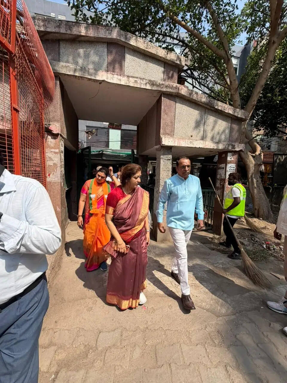 उप महापौर ने पटपड़गंज वार्ड का किया निरीक्षण, सफाई व्यवस्था, अतिक्रमण एवं नागरिक सुविधाओं की समीक्षा की