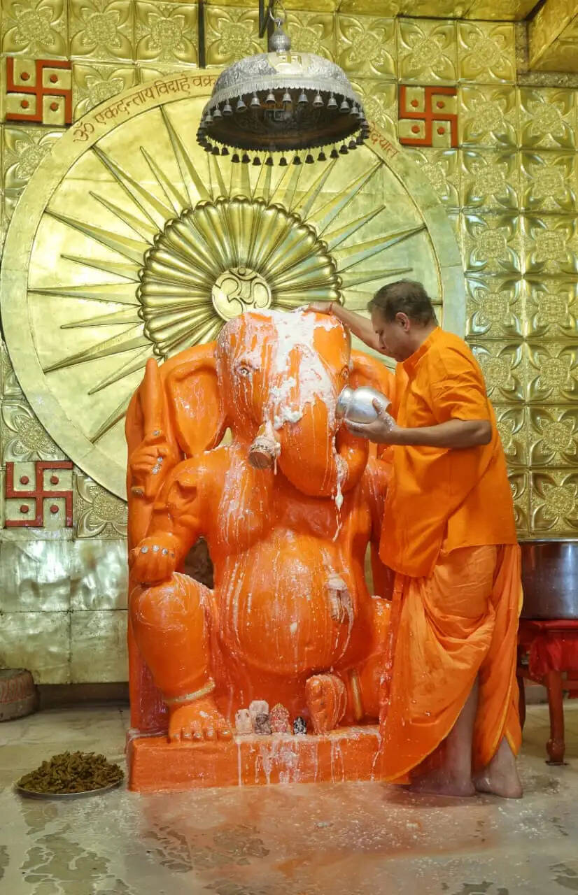 गणपति के जयकारों से गूंज उठी छोटी काशी:&nbsp;पुष्य नक्षत्र पर गणेश जी का पंचामृत अभिषेक
