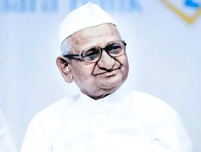 छात्रों के प्रदर्शन पर अन्ना हजारे ने केंद्र से संवाद की अपील की