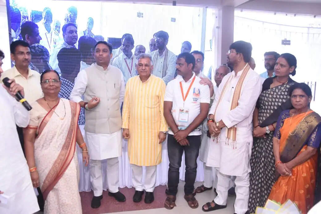 दमोह: सेवा संकल्प अभियान का उद्देश्य जनभागीदारी बढ़ाना - इंदर सिंह परमार