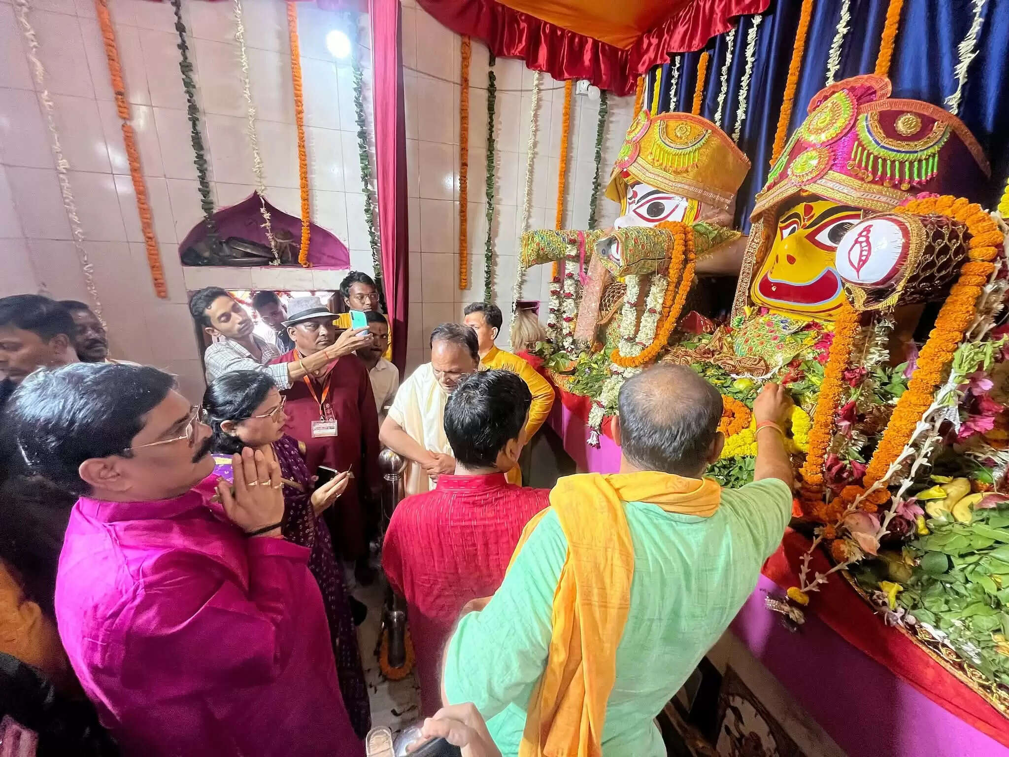 भगवान जगन्नाथ स्वामी का रथ खींचने के लिए उमड़ा जन सैलाब