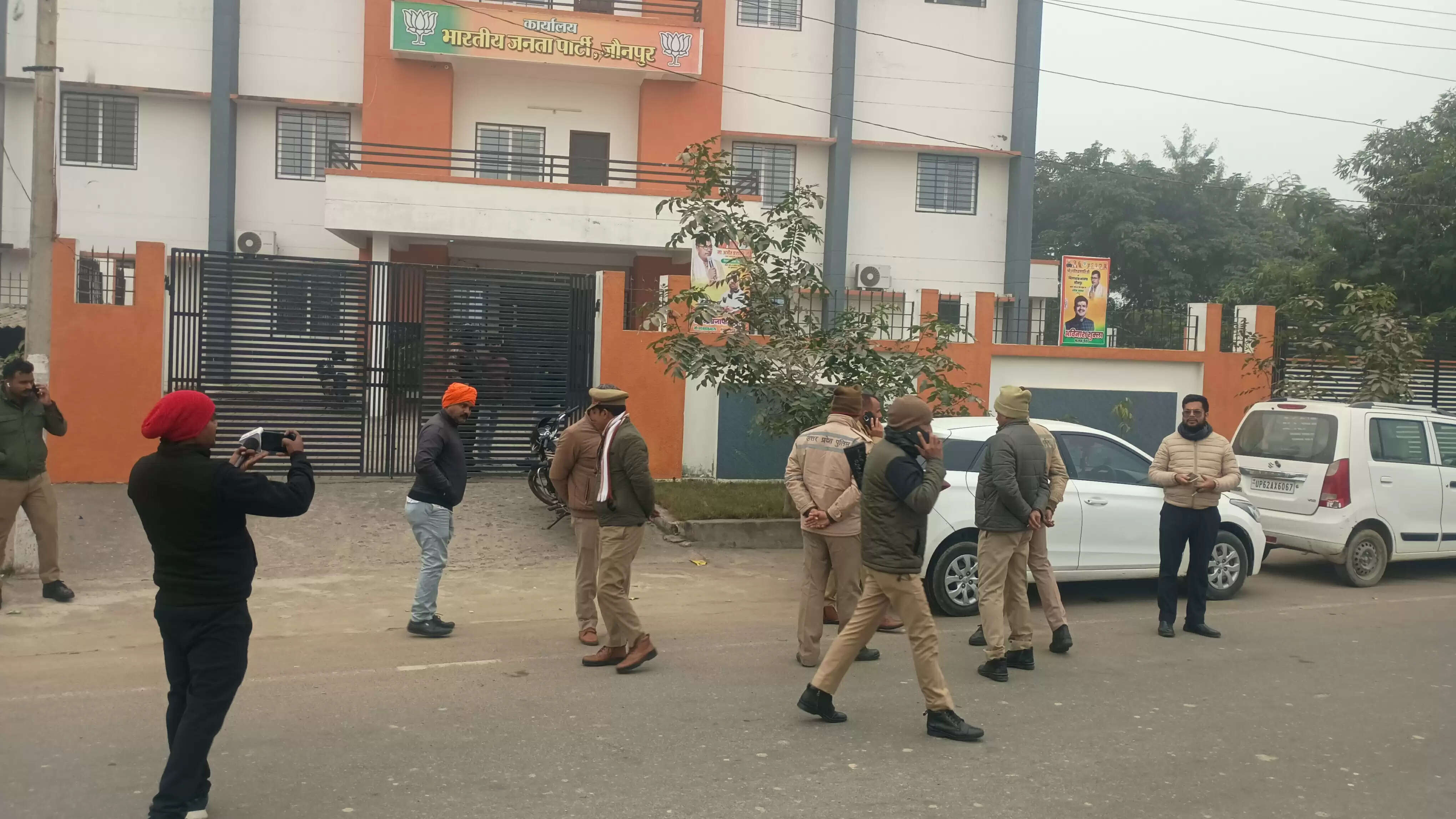 कांग्रेसियों ने नेशनल हेराल्ड मामले में भाजपा कार्यालय के बाहर किया प्रदर्शन, लगाए गंभीर आरोप