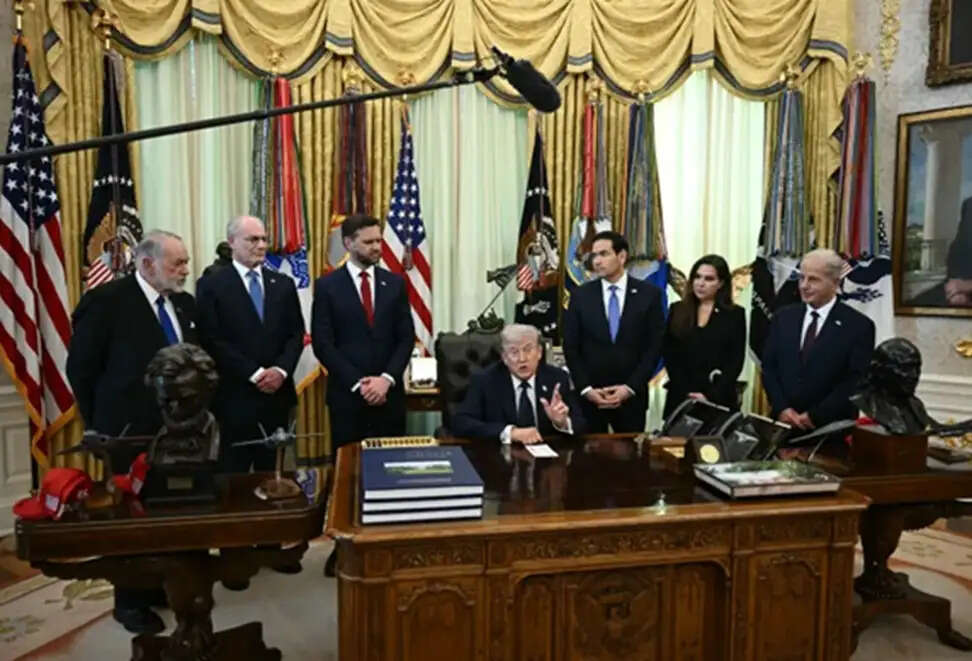 डोनाल्ड ट्रंप ने की इजराइल-लेबनान के बीच तीन सप्ताह के संघर्ष विराम की घोषणा