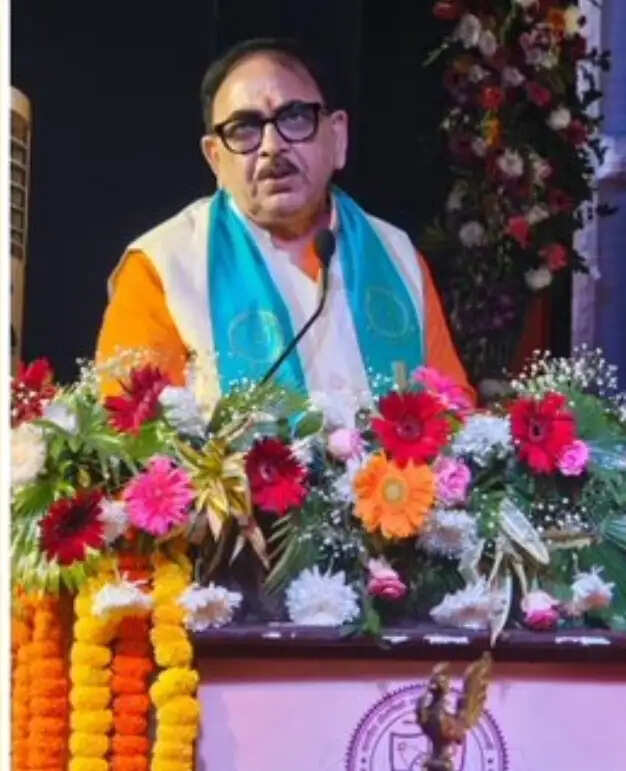 मेधावी विद्यार्थी भारत को वैश्विक स्तर पर नई ऊँचाइयों तक पहुँचाएंगे : महेन्द्र पांडेय