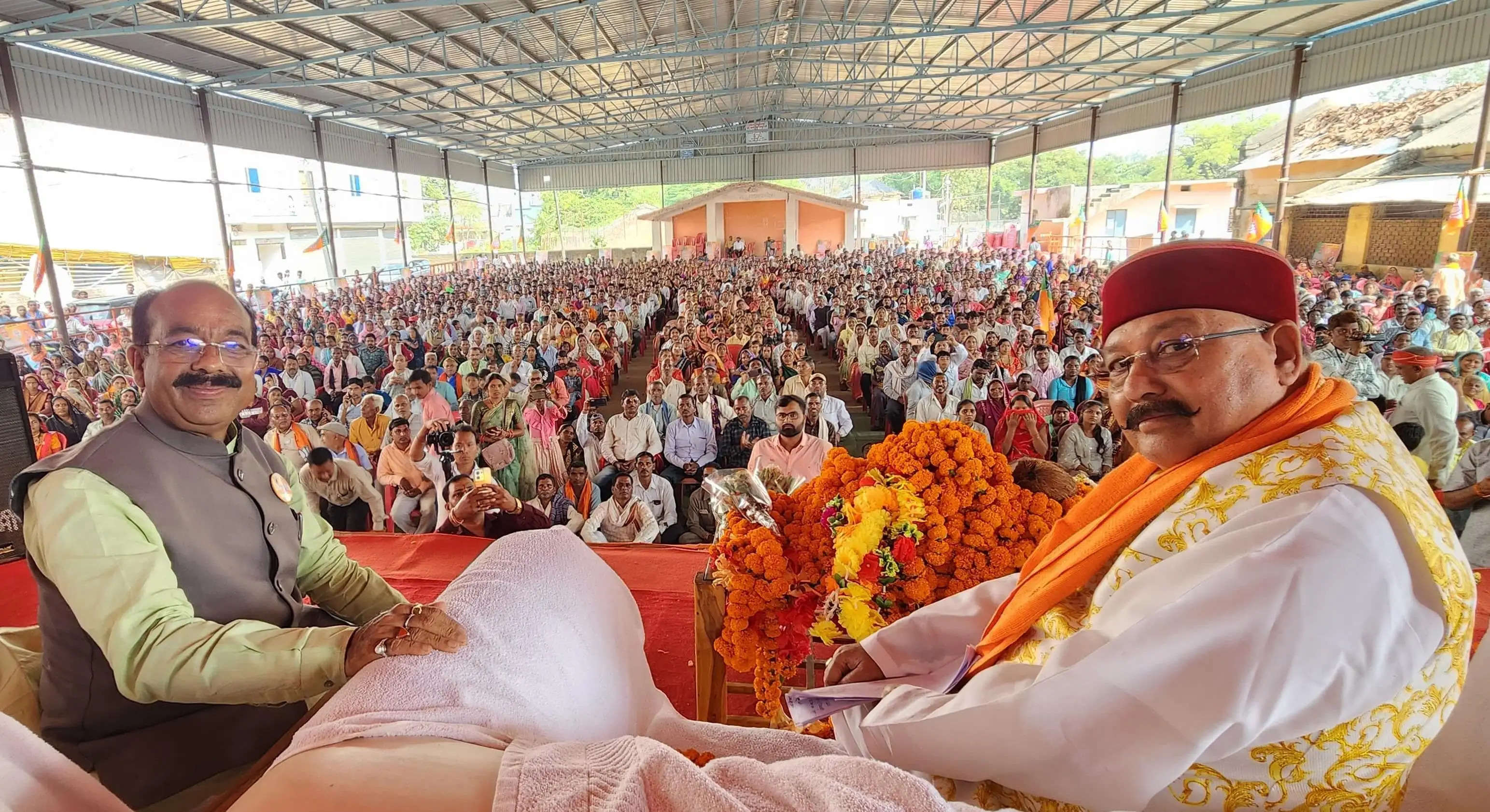 छग विस चुनाव : सतपाल महाराज ने लोरमी की जन सभा में भरी चुनावी हुंकार