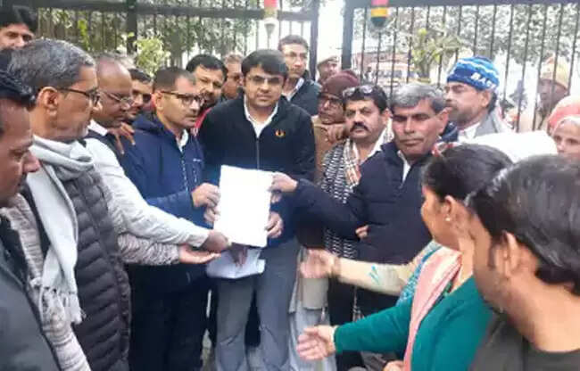 सोनीपत: कर्मचारी मांगों को लेकर विरोध प्रदर्शन के लिए सड़कों पर उतरे