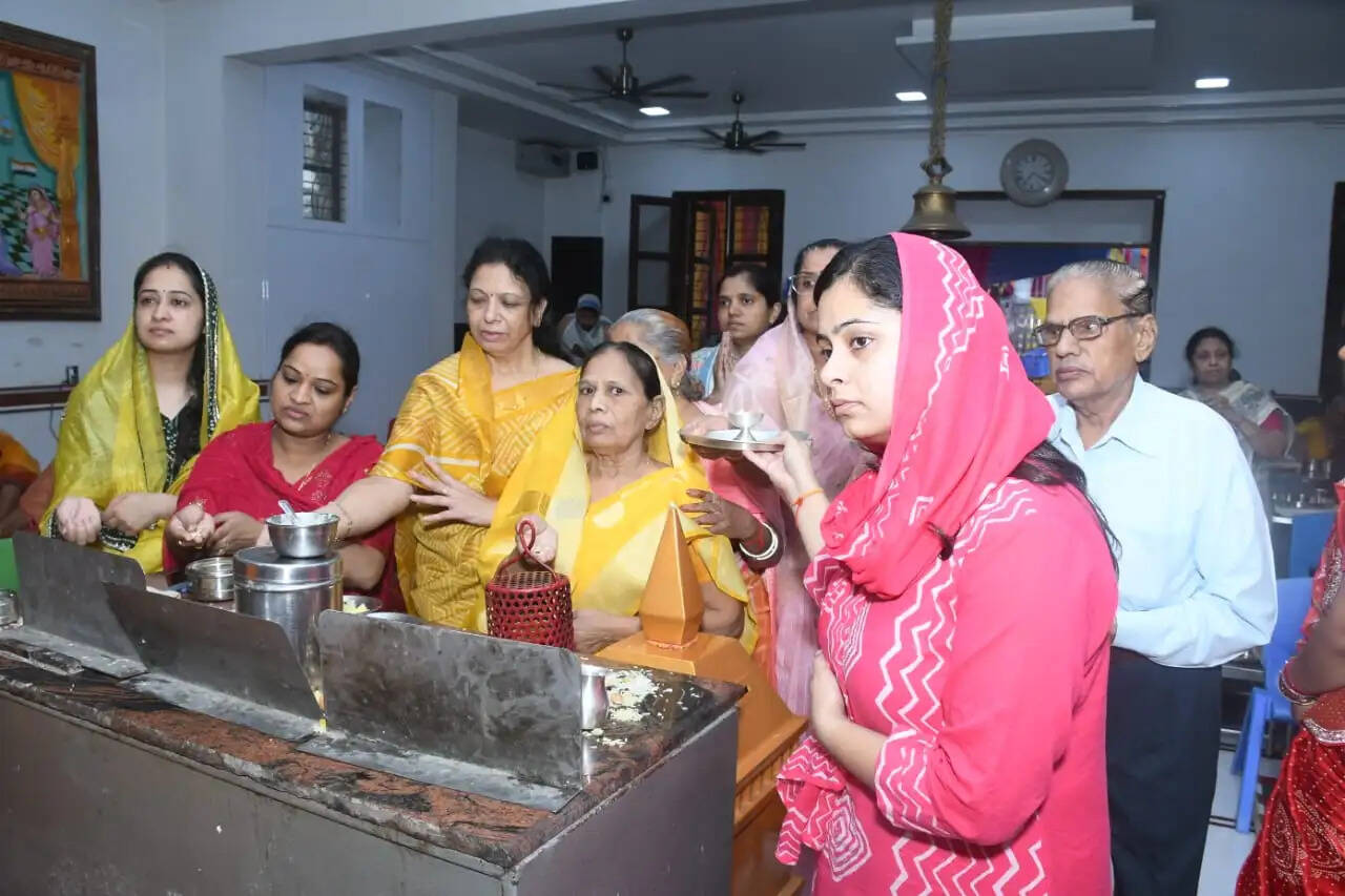 पर्यूषण पर्व : आर्जव धर्म का अर्थ हाेता है मन, वचन और कर्म में सरलता लाना