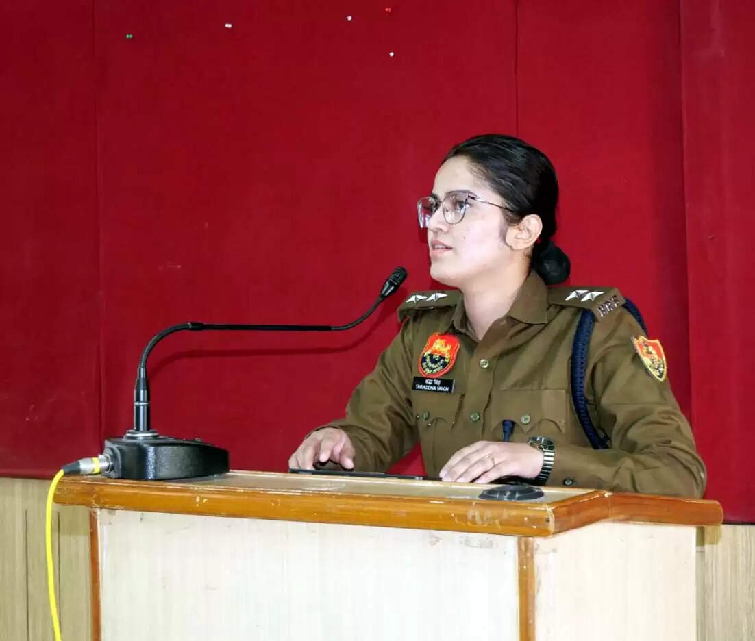 हिसार : आईपीएस श्रद्धा सिंह ने नई न्याय व्यवस्था पर किया मार्गदर्शन, दी कानून की जानकारी
