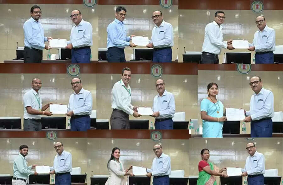 मंत्रालय में ई-ऑफिस एवं बायोमेट्रिक अटेंडेंस के लिए श्रेष्ठ कर्मचारियों को किया गया सम्मानित