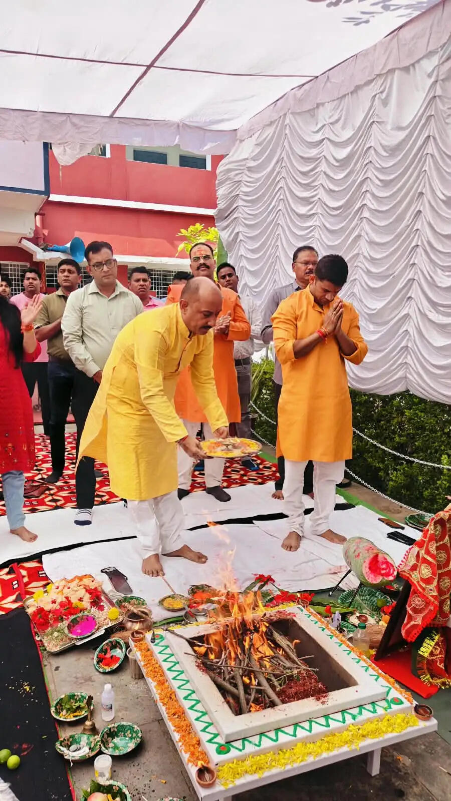 विजयादशमी पर एसपी विजय कुमार पाण्डेय ने पुलिस लाइन में की शस्त्र पूजा
