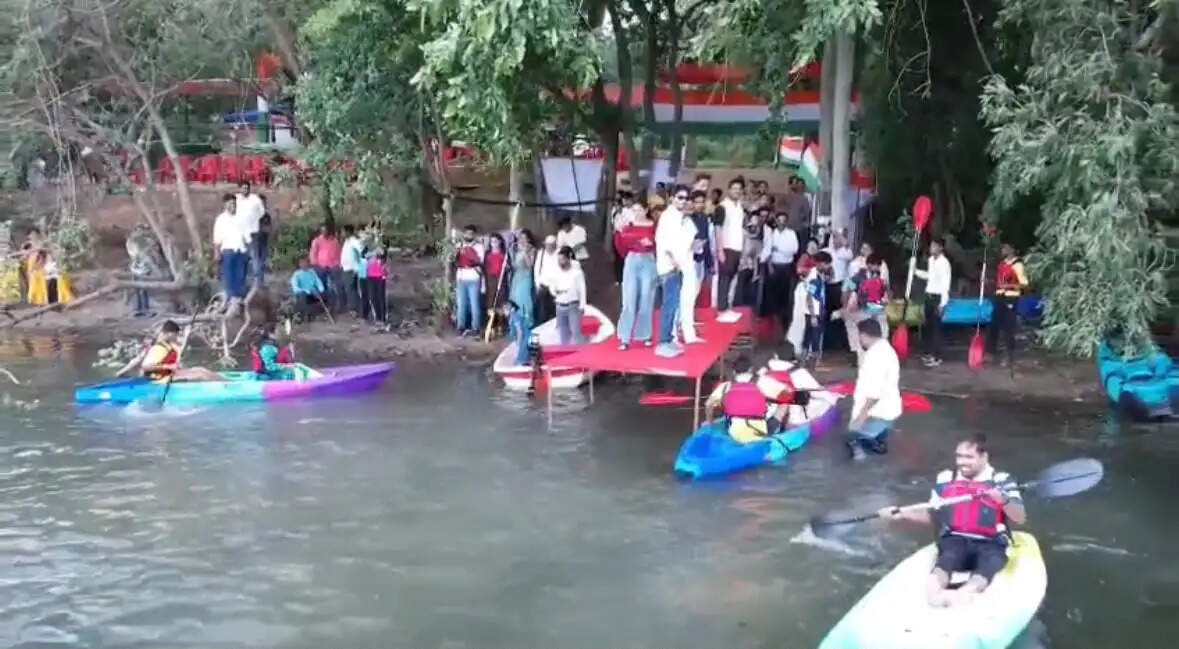 सोशल मीडिया पर छाया कयाकिंग का रोमांच, सैलानियों से गुलजार हुआ रुद्री डेम