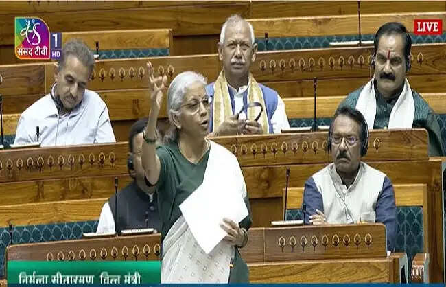 लोकसभा में चर्चा के बाद वित्त विधेयक, 2026 पारित, भारत तेजी से सुधारों के रास्ते पर