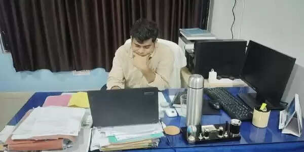 सहरसा में बिजली बिल बकायेदारों पर सख्ती, 1175 उपभोक्ताओं की काटी गई बिजली