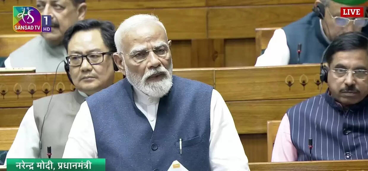 आरक्षण को महिलाओं का हक बताते हुए प्रधानमंत्री ने कहा, इसे लटकाए रखने के पाप से मुक्ति पाने का अवसर