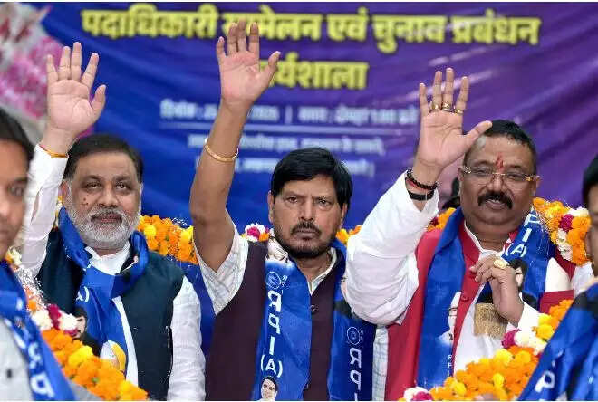 ममता ने बंगाल को बनाया कंगाल, इस बार बनेगी भाजपा सरकार: रामदास अठावले