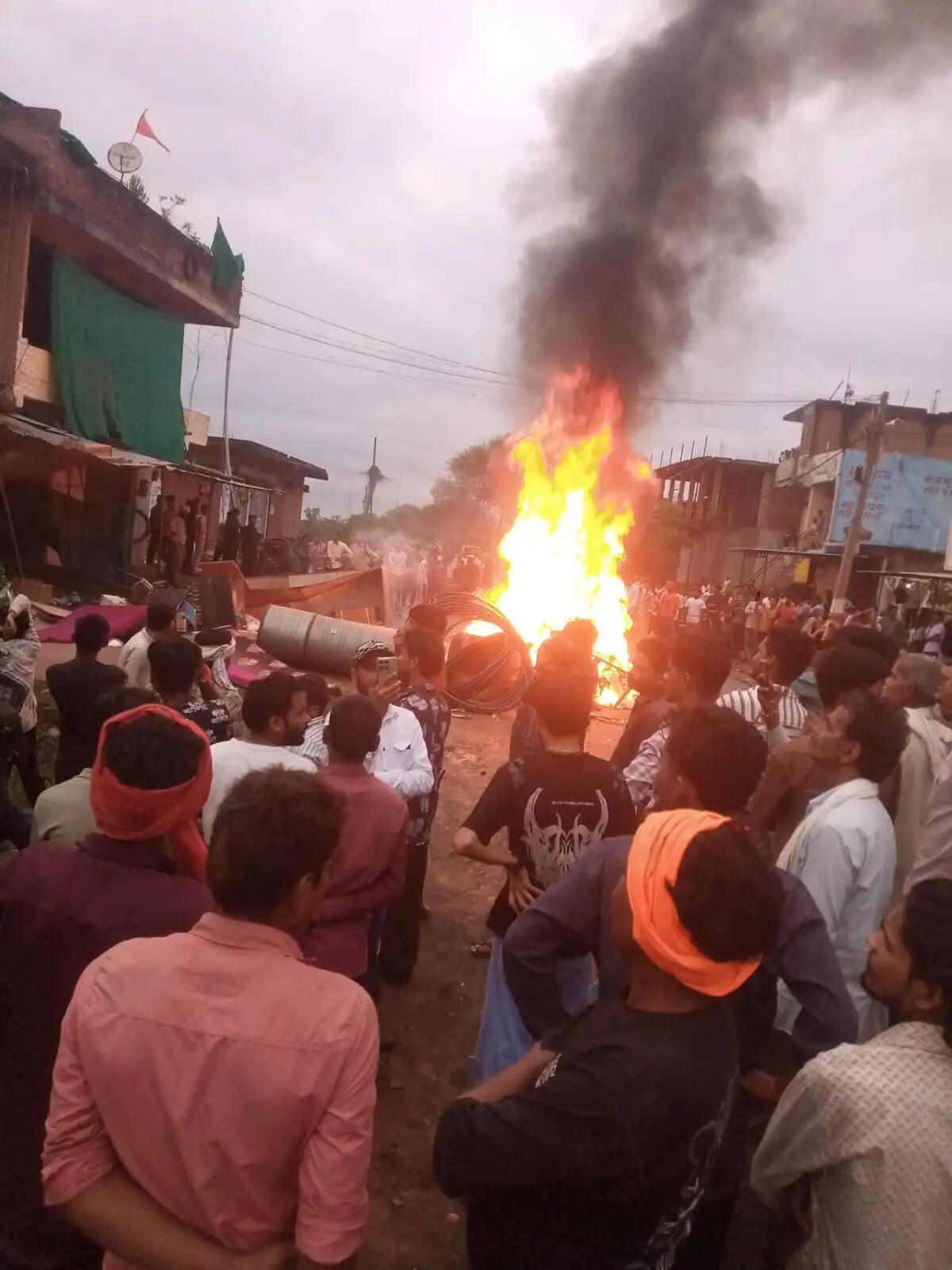 अशोकनगर: बालाजी मंदिर में प्रतिमा पर कुल्हाड़ी से हमला, 4 घंटे तक चक्काजाम