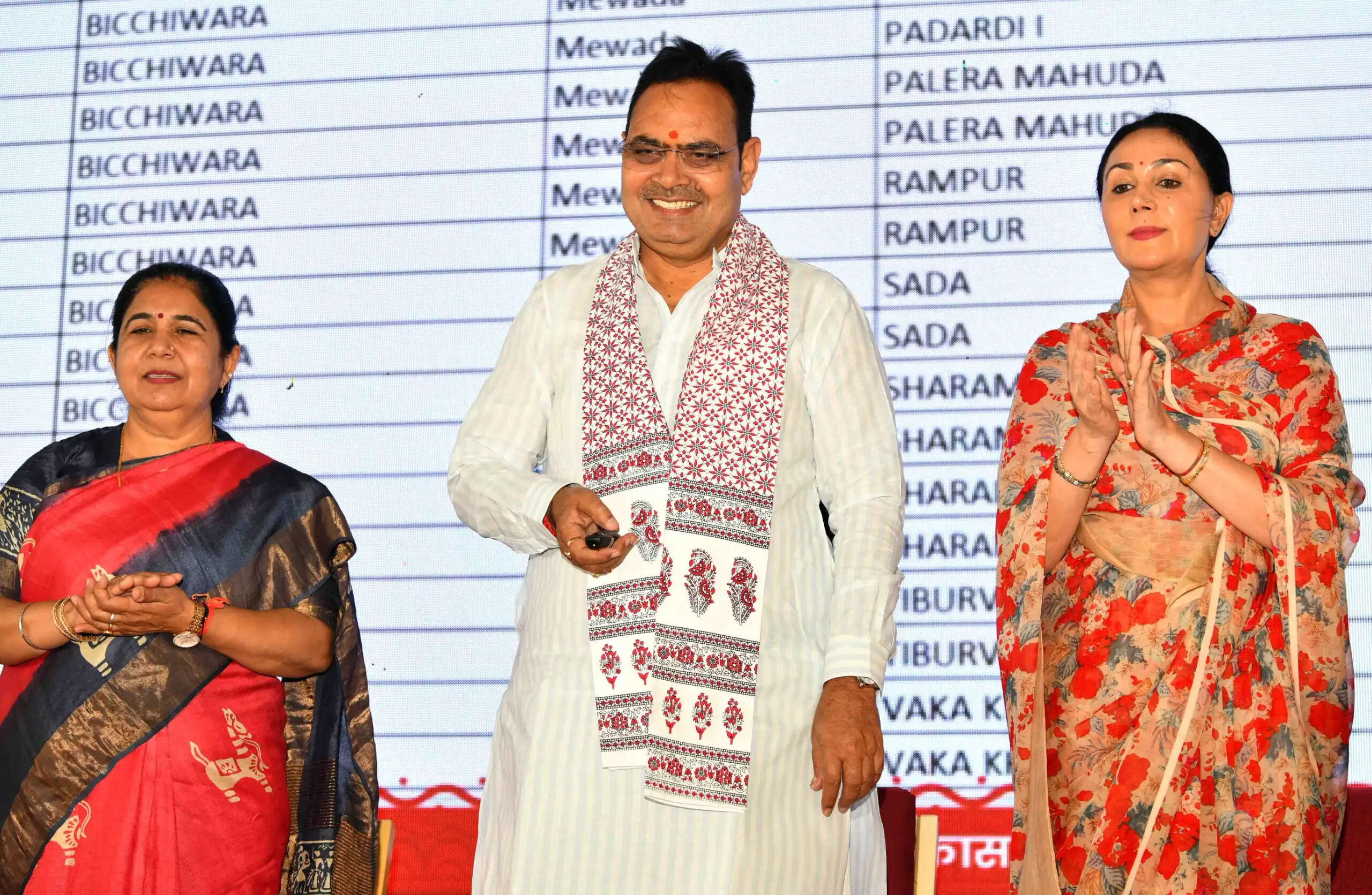 मुख्यमंत्री ने 1.22 लाख आंगनबाड़ी कार्यकर्ताओं को यूनिफॉर्म के लिए दी राशि, महिलाओं के सशक्तीकरण पर जोर