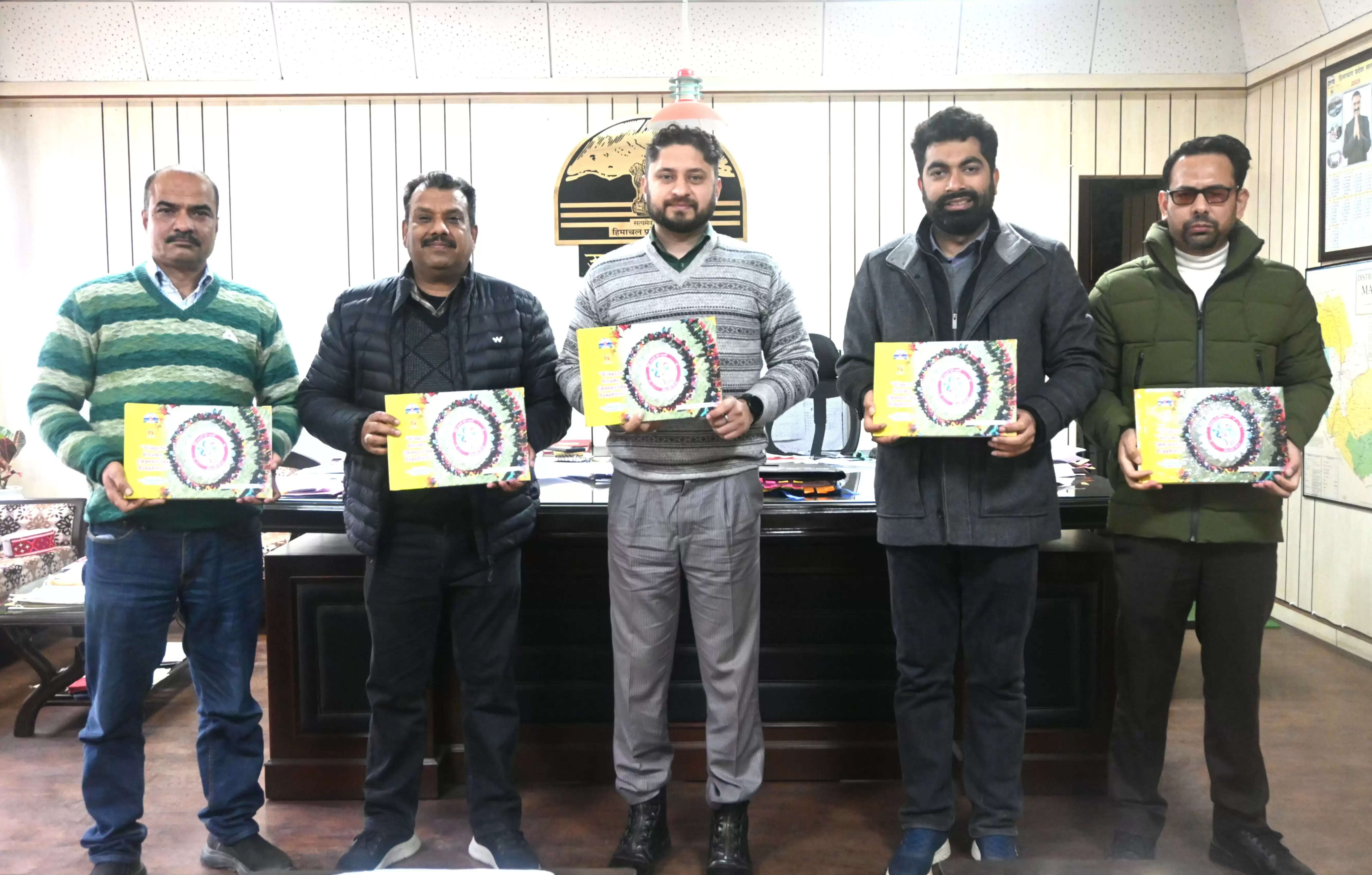 बेटी बचाओ बेटी पढ़ाओ के तहत डॉटर एम्पावरमेंट इनिशिएटिव पर आधारित कॉफी टेबल बुक का विमोचन