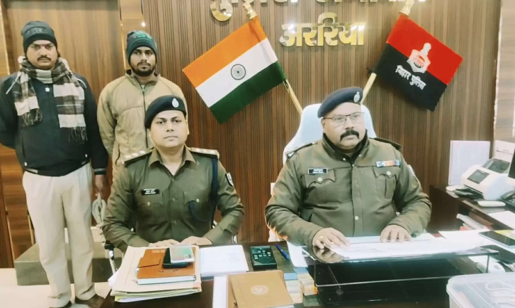 जिला निबंधन कार्यालय के अभिलेखागार में अभिलेख से छेड़छाड़ मामले में एक गिरफ्तार