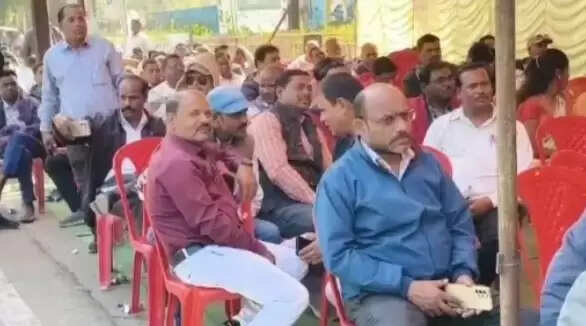 कोरबा: कर्मचारियों की हड़ताल का आज दूसरा दिन, दफ्तरों में सन्नाटा,जनता परेशान