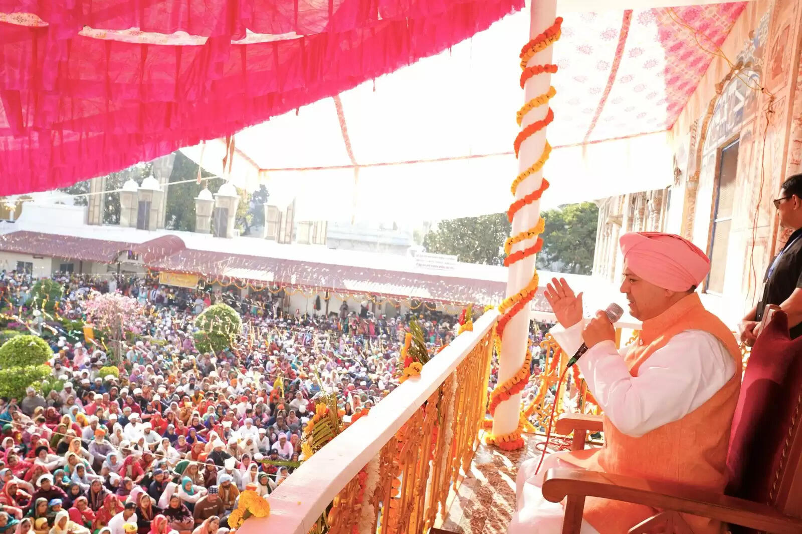 झंडा महोत्सव: माथा टेका और मांगी मनौतियां मांगी