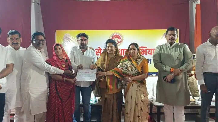 कल्याणकारी राज्य की अवधारणा को साकार करने के लिए निरंतर काम कर रही सरकारः मंत्री कृष्णा गौर