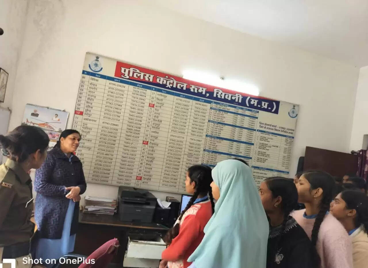 सिवनीः सृजन अभियान किशोरों में आत्मविश्वास की नई उड़ान, पुलिस बनी मार्गदर्शक