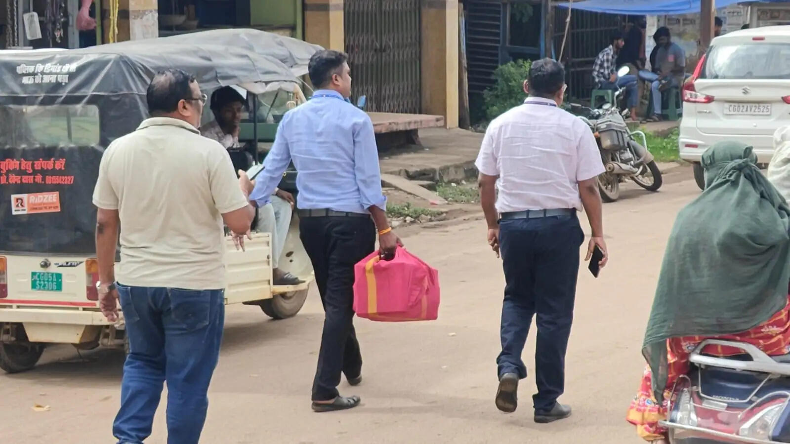 अनिल मेडिकल एजेंसी में ईओडब्ल्यू की छापेमारी, कई दस्तावेज ले गई टीम