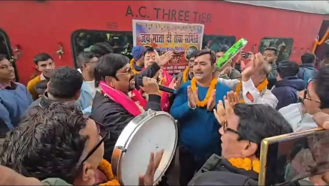 125 श्रद्धालुओं का जत्था मां वैष्णो देवी दर्शन को रवाना