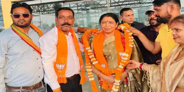 रायपुर पहुंचते ही लक्ष्मी वर्मा ने कांग्रेस पर किया हमला कहा-&nbsp;बहनें हर मोड़ पर करेंगी प्रतिकार