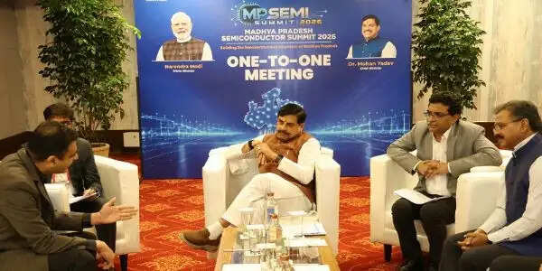 मप्र सेमीकंडक्टर समिट-2026” में मुख्यमंत्री ने 12 से अधिक कंपनियों के प्रतिनिधियों से की वन-टू-वन बैठक