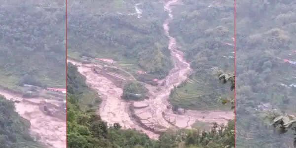 नेपाल के पांचथर में बाढ़ और भूस्खलन से भारी तबाही