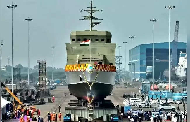 भारतीय नौसेना को मिला पहला एंटी-सबमरीन वारफेयर शैलो वॉटर क्राफ्ट, जीआरएसई ने सौंपा आईएनएस अर्नाला