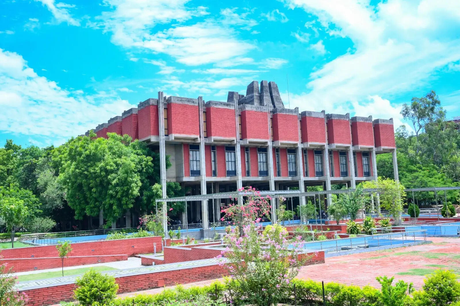 आईआईटी कानपुर : 22 अक्टूबर तक करें यूथ एंटरप्रेन्योर्स चैलेंज के लिए आवेदन, डेढ़ लाख तक का पुरस्कार