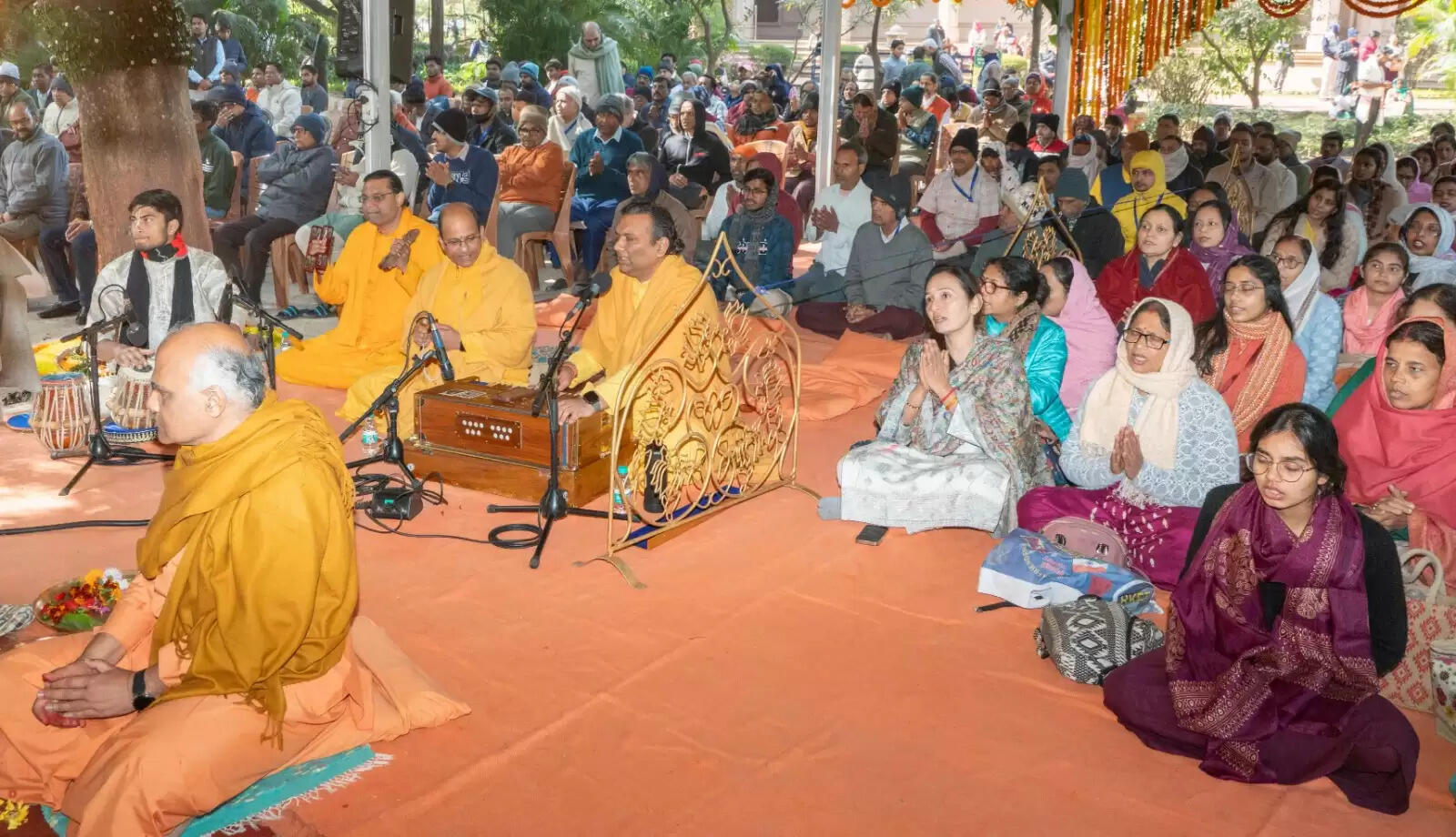 परमहंस योगानंद की 133वीं जयंती पर आयोजित आध्यात्मिक कार्यक्रम में शामिल हुए हजारों श्रद्धालु