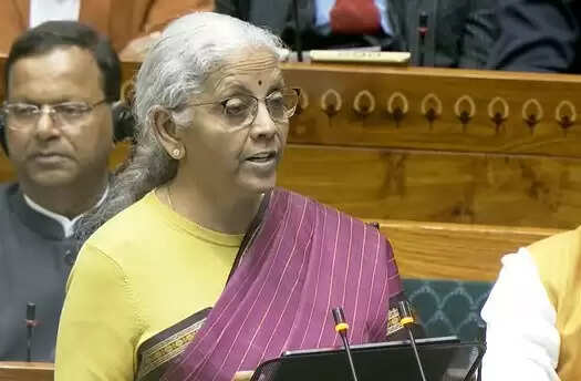 (बजट) पूंजीगत खर्च 12.2 लाख करोड़, दवाएं‑बैटरी और सीएनजी-बायोगैस सस्ती, किसानों और राज्यों को बड़ी राहत