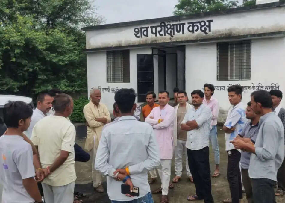 राजगढ़ः राखी से एक दिन पहले करंट लगने से इकलौते भाई की मौत, बहन का रो-रोकर बुरा हाल