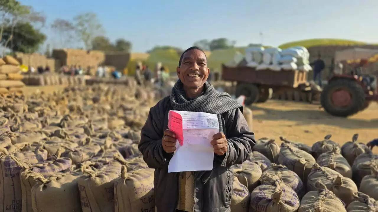 अंबिकापुर: 3100 रुपये क्विंटल में धान खरीद, पारदर्शी व्यवस्था से खुशहाल हुए किसान