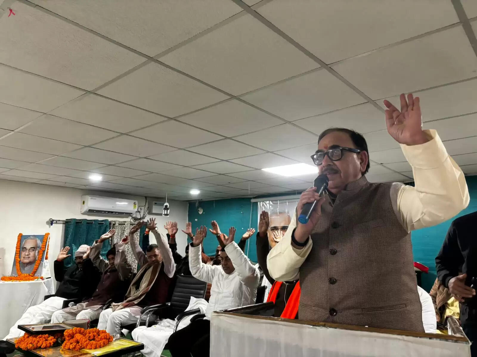 अटल जी अपने नाम के अनुरूप एक राष्ट्रीय नेता थे: महेंद्र नाथ पाण्डेय