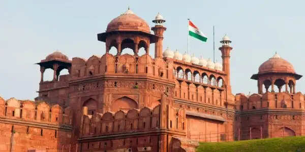 इतिहास के पन्नों में 29 अप्रैल : इतिहास और गौरव का प्रतीक—लाल किले की भव्य विरासत