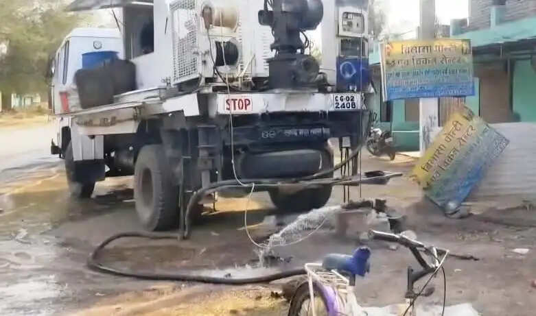 ग्राम बनाहिल में हाइड्रोफ्रेक्चर तकनीक से दूर हुआ पेयजल संकट