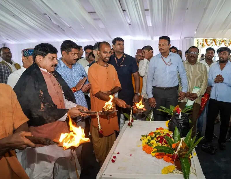 मप्र के सीहोर में देश की सबसे बड़ी ट्रांसफॉर्मर निर्माण इकाई के पहले पावर ट्रांसफॉर्मर के रोलआउट का शुभारंभ