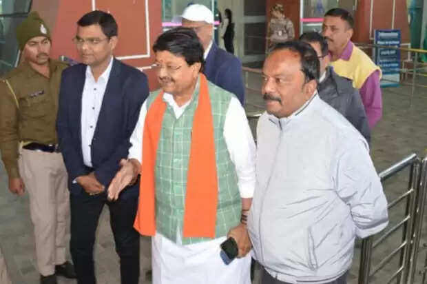 नगरीय प्रशासन और आवास मंत्री पहुंचे अल्प प्रवास पर