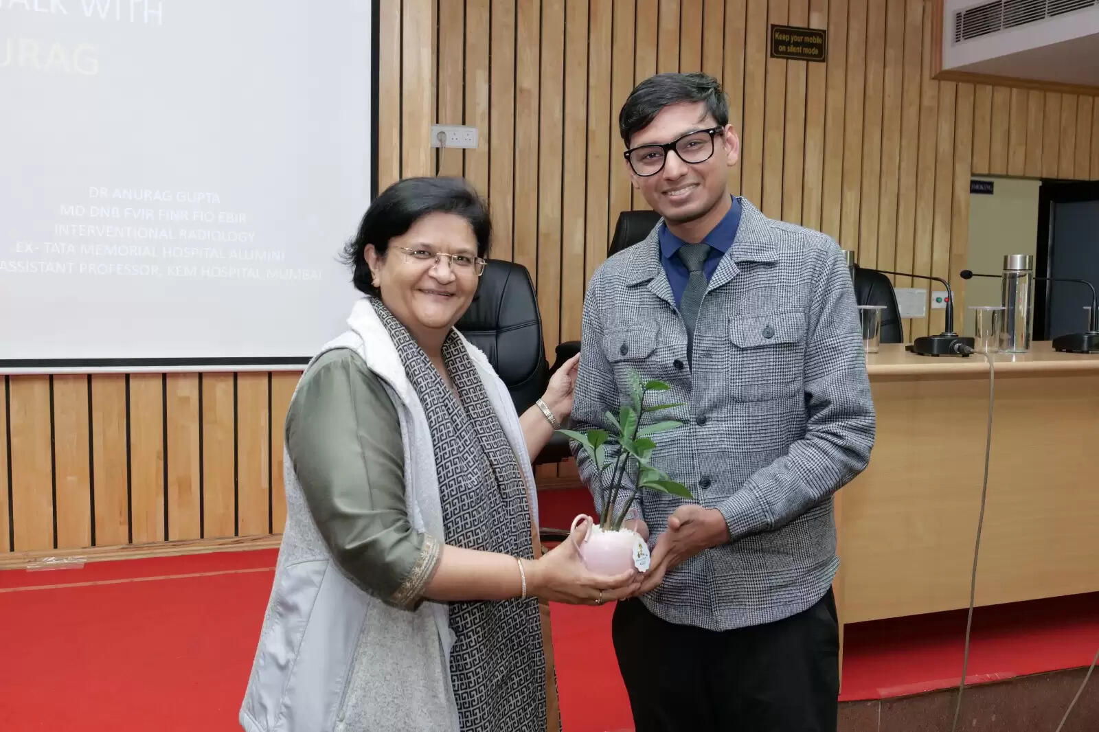 खाकी की सेहत और सुरक्षा का आधार: पुलिस मुख्यालय में बिना ऑपरेशन इलाज की आधुनिक तकनीकों पर मंथन