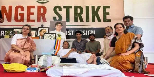 सीजेपी के प्रदर्शन पर पहुंची सागरिका घोष, योगेंद्र यादव और अंजलि भारद्वाज