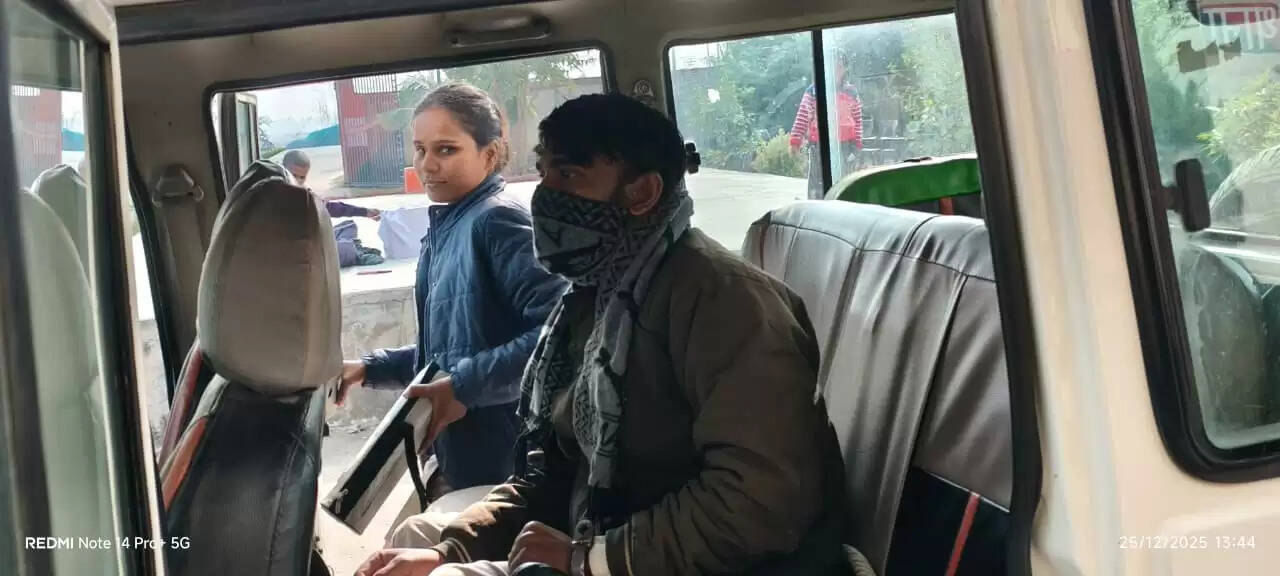 अलीनगर पुलिस ने देशी शराब के साथ एक युवक को किया गिरफ्तार