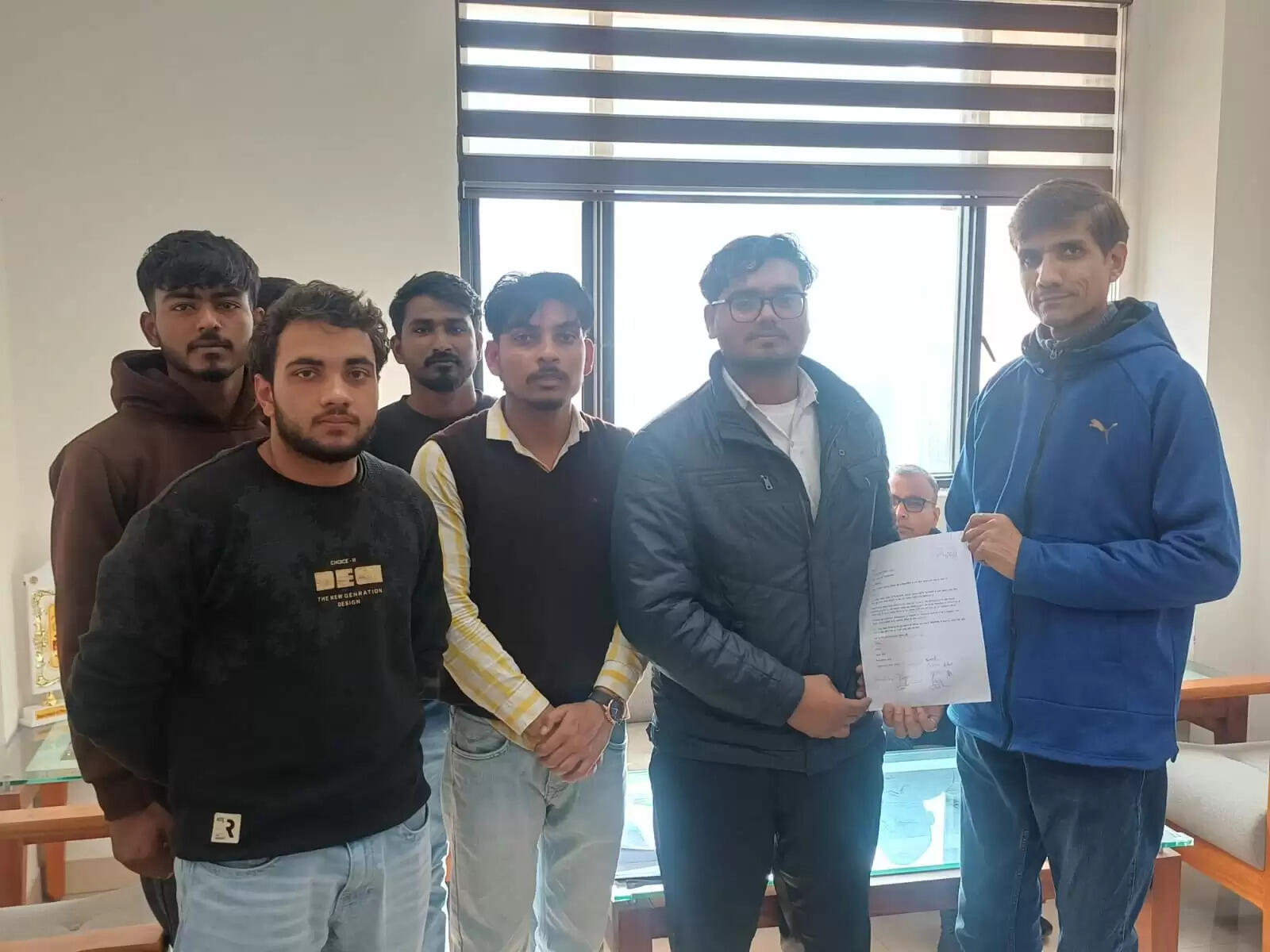 जींद : किसान छात्र एकता संगठन ने सीआरएसयू डीन अकेडमिक को सौंपा ज्ञापन